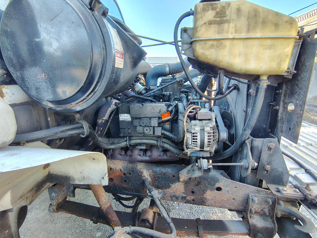 1999 INTERNATIONAL 4700 Low Profile T444E - Image 41